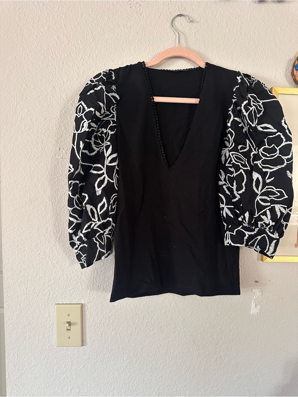 Zara L Black Puff Sleeve Shirt Embroidered Sleeve